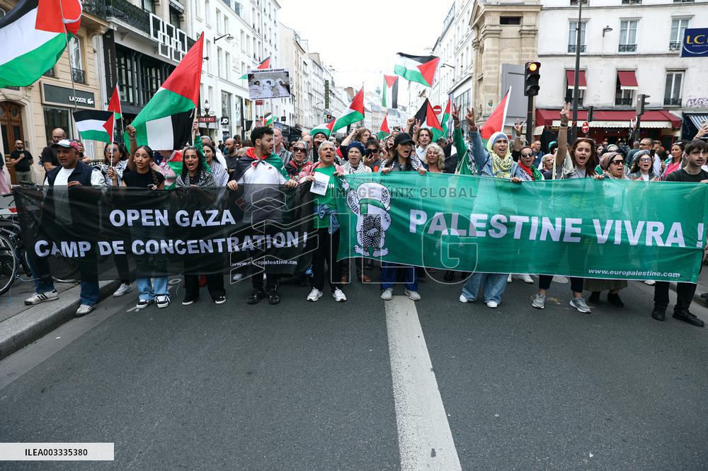 Demonstration Against Macron-Barnier Government in Paris