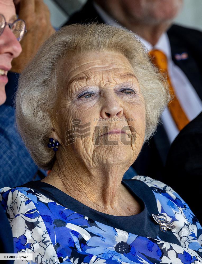 Princess Beatrix Meets Youth - Netherlands