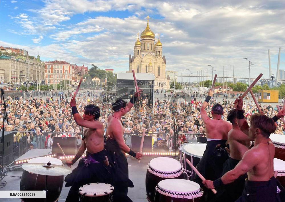 Japanese drum performance in Vladivostok