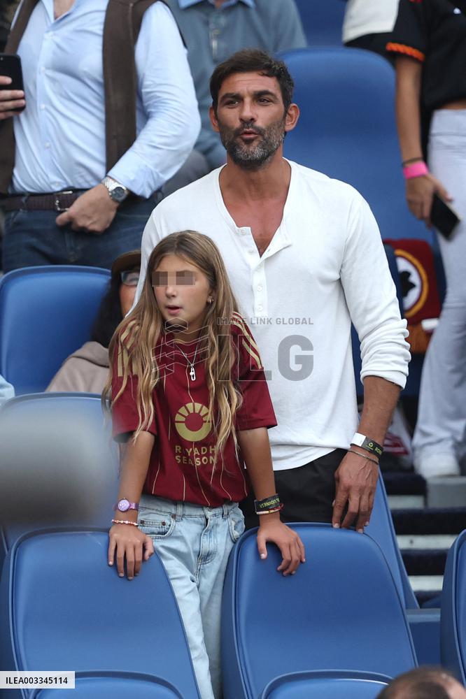 Roma, pomeriggio tra padri e figli allo stadio Olimpico per i vip che assistono alla partita AS Roma vs Udinese Calcio