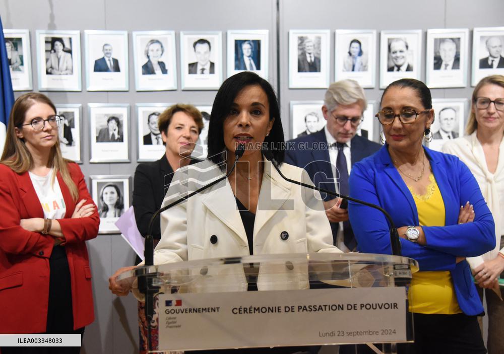 Handover Ceremony At Ministry Of The Labour, Health and Solidarities - Paris