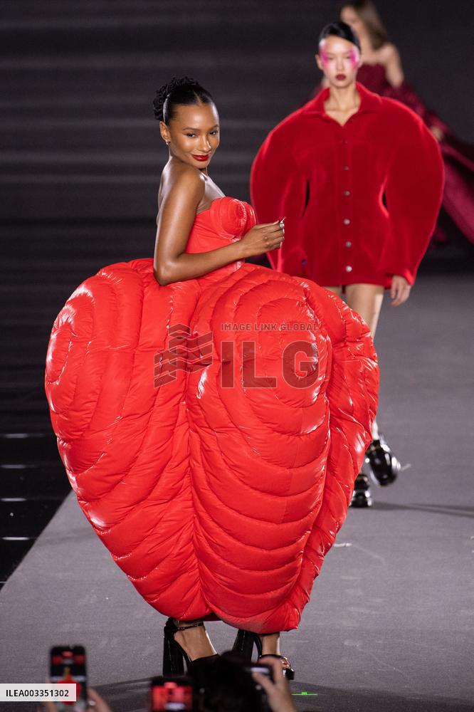PFW L Oreal Runway