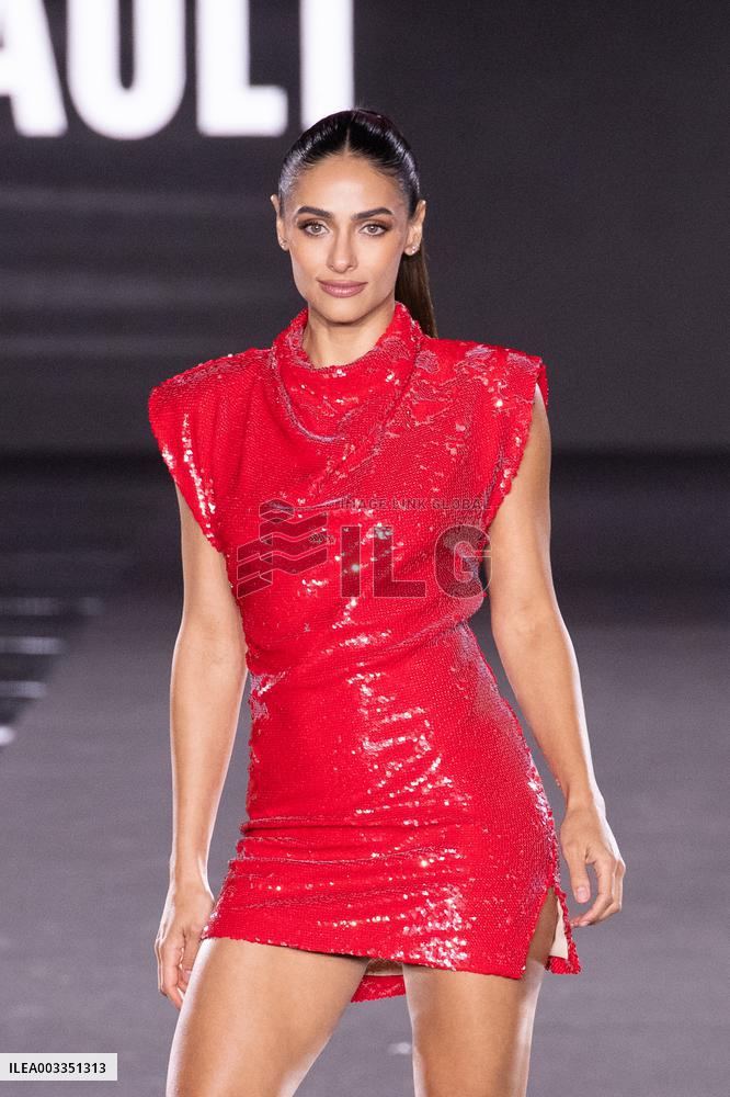 PFW L Oreal Runway