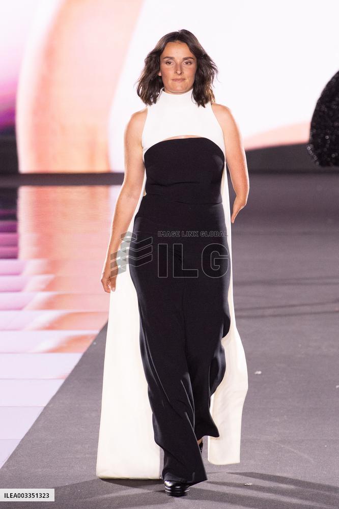 PFW L Oreal Runway