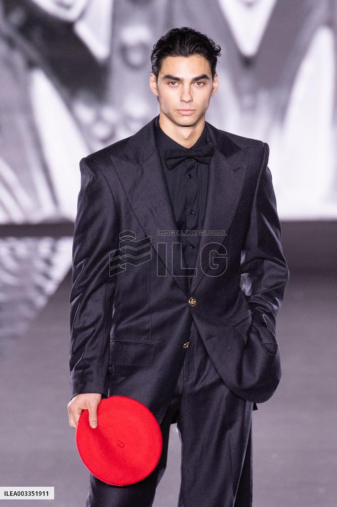 PFW L Oreal Runway