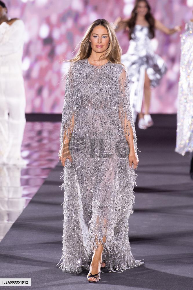 PFW L Oreal Runway