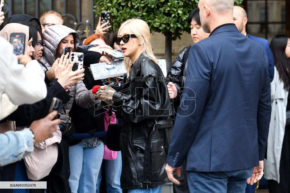 Jisoo Of Blackpink Arrives At The Ritz - Paris