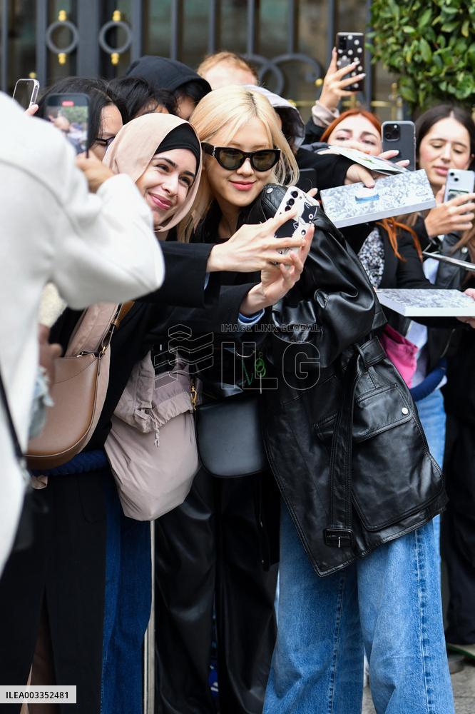 Jisoo Of Blackpink Arrives At The Ritz - Paris