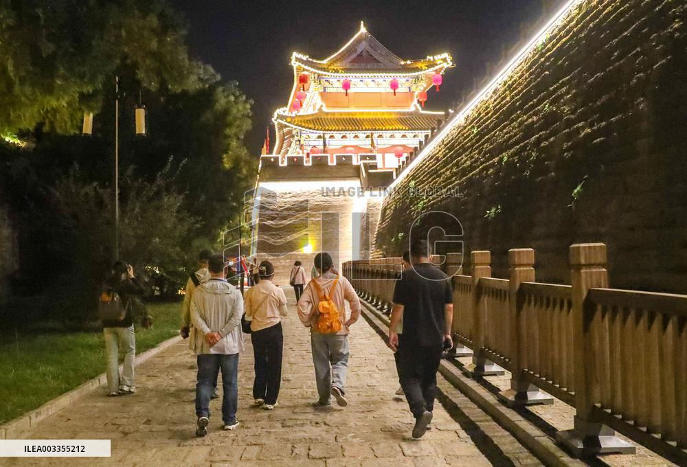 Xunxian Ancient City Night Economic Consumption