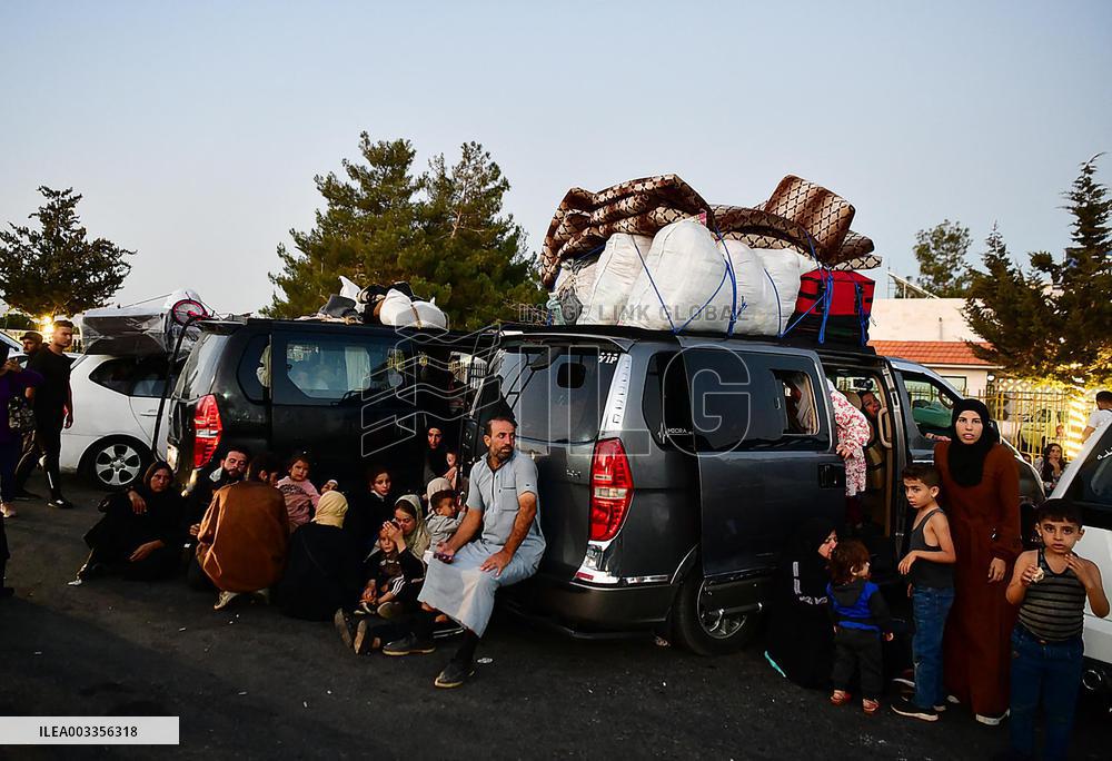 Hundreds Cross From Lebanon To Syria