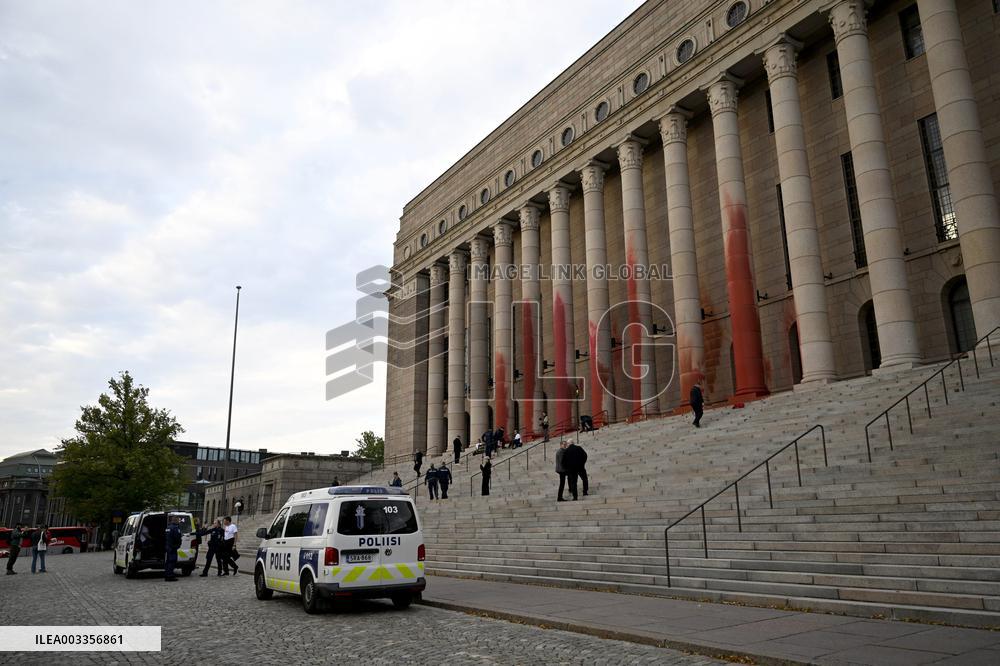 The smudged Parliament House of Finland