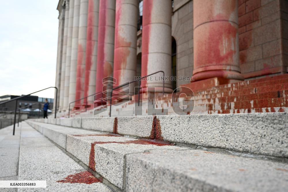 The smudged Parliament House of Finland