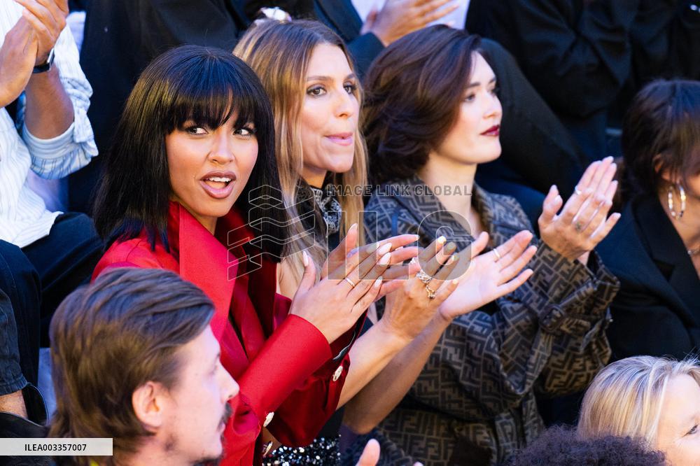 PFW - Etam Front Row