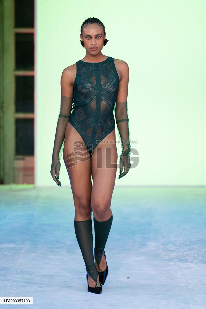 PFW - Etam Runway