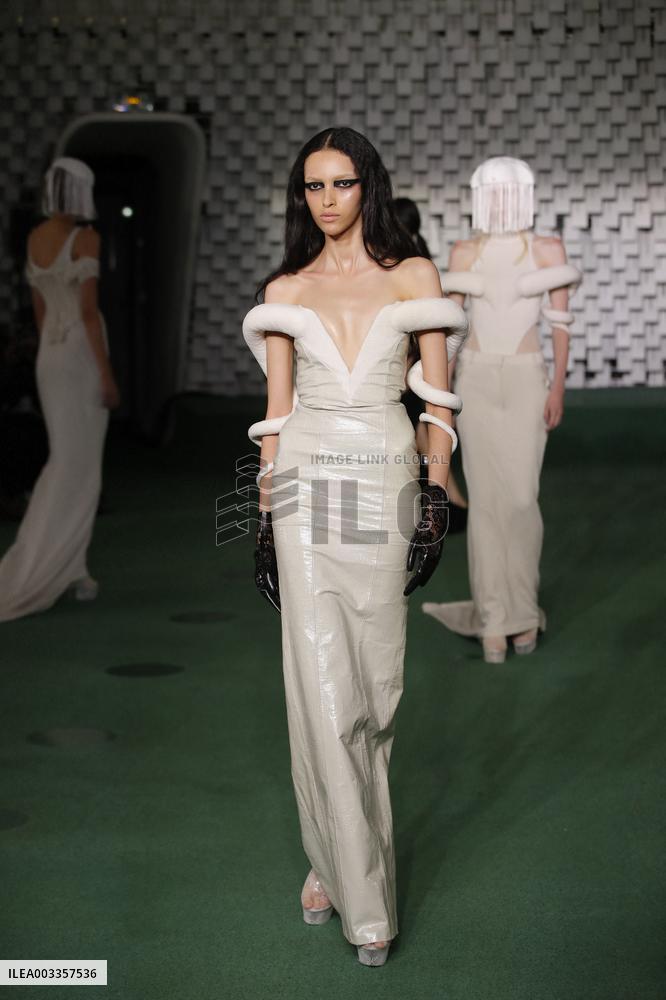 PFW - Luis de Javier Runway
