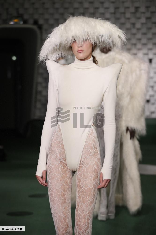 PFW - Luis de Javier Runway