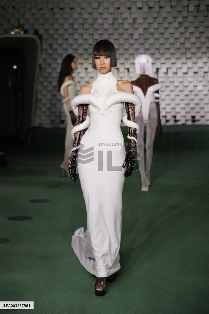 PFW - Luis de Javier Runway