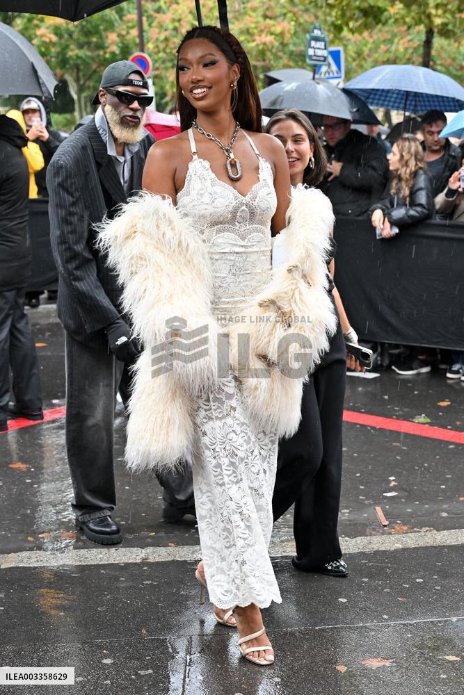 PFW Rabanne Outside Arrivals