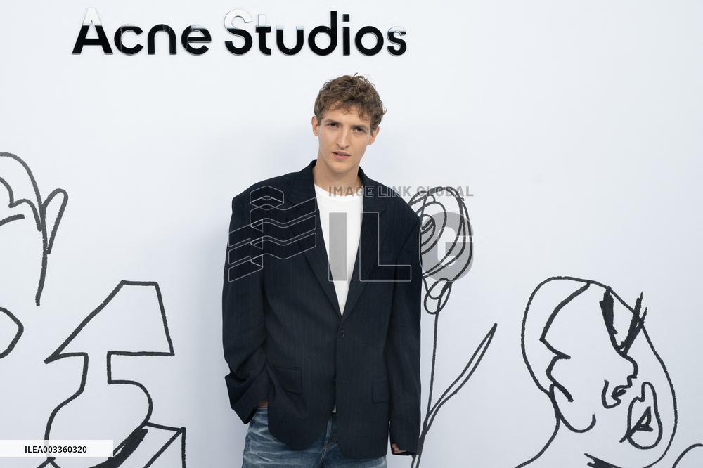 PFW - Acne Studios Photocall