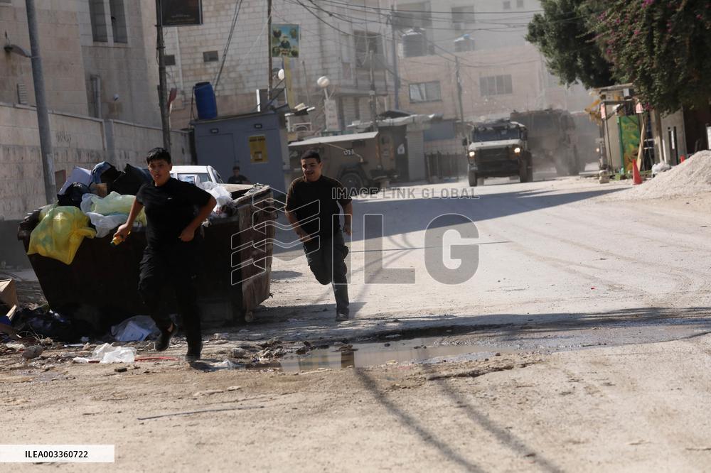 Two Killed In Israeli Raid - West Bank
