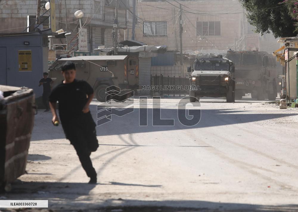 Two Killed In Israeli Raid - West Bank