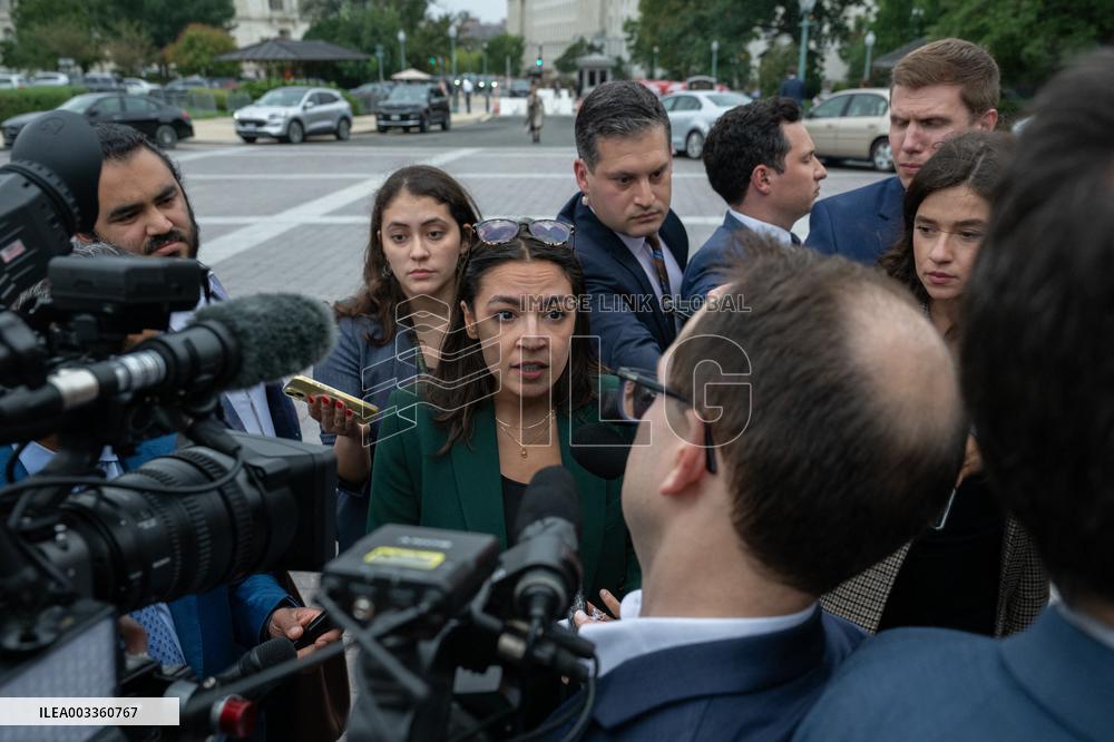 Alexandria Ocasio-Cortez Talks To The Press - Washington
