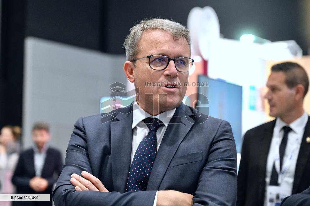 Francois Durovray Visits Congress Of Regions - Strasbourg