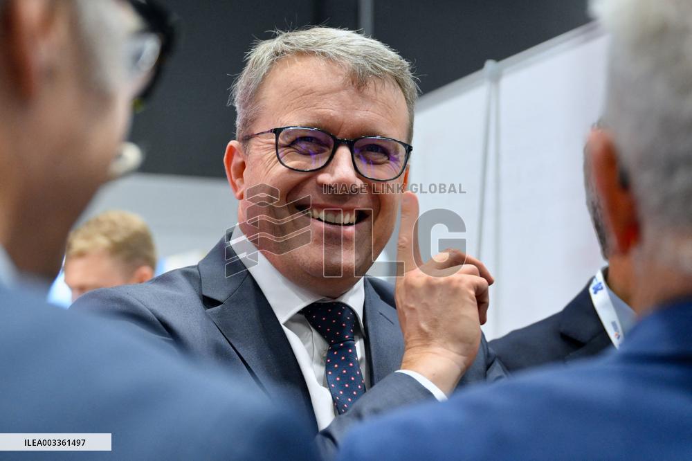 Francois Durovray Visits Congress Of Regions - Strasbourg