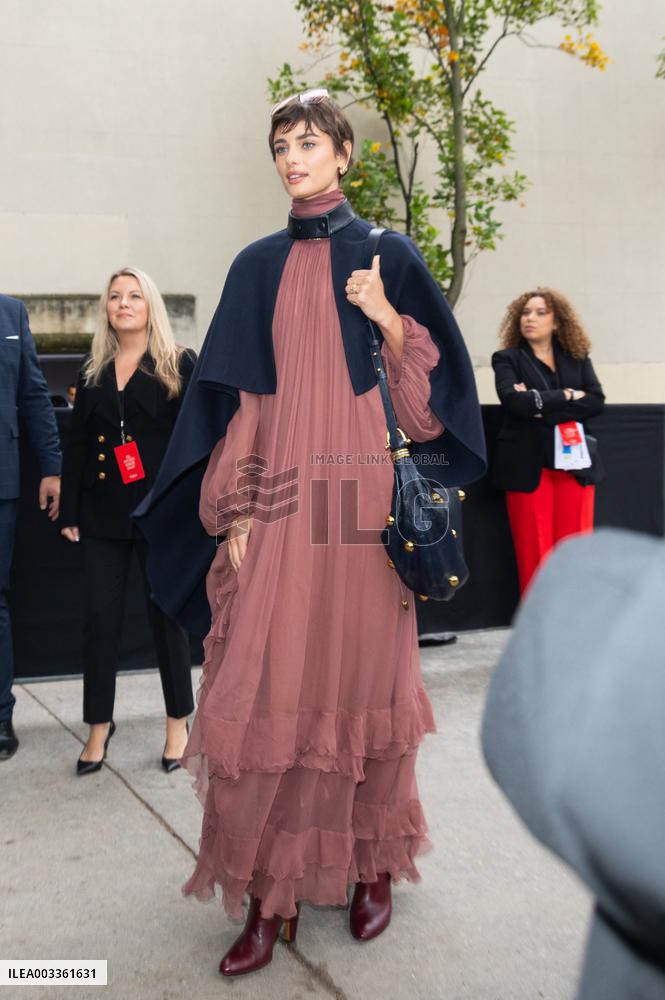 PFW - Chloe Show Arrivals