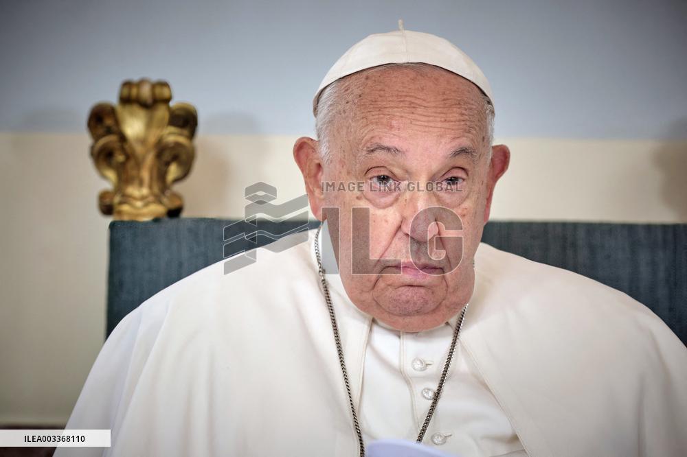 Pope Francis Meets Belgium's Civil Authorities - Laeken