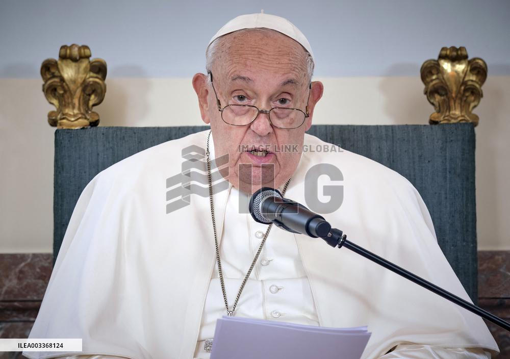 Pope Francis Meets Belgium's Civil Authorities - Laeken