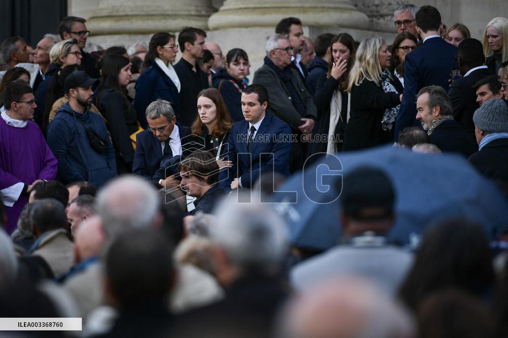 Funeral Service For Philippine - Versailles