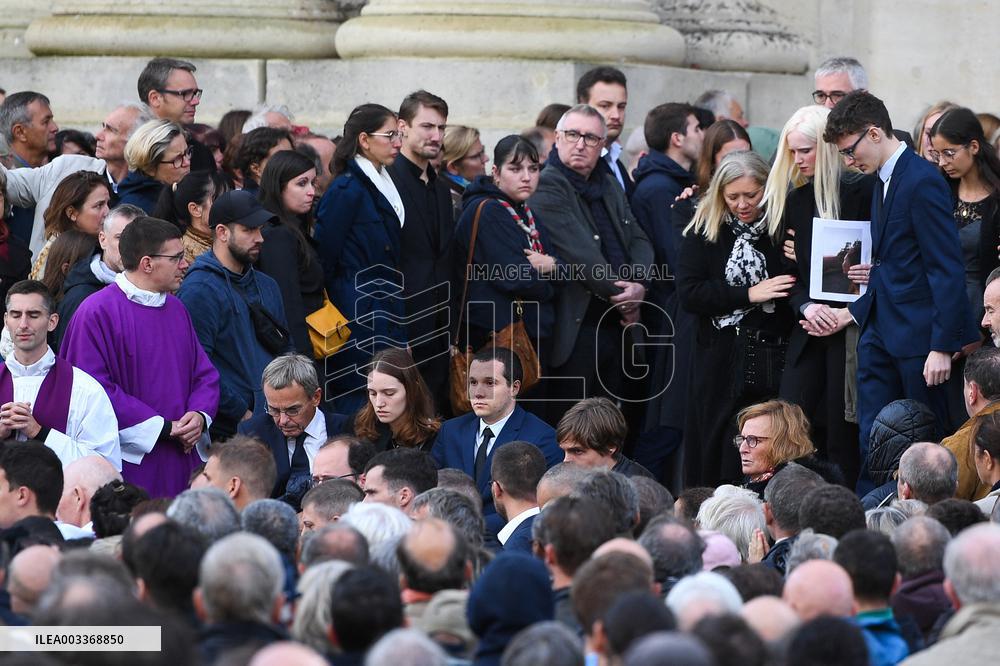 Funeral Service For Philippine - Versailles