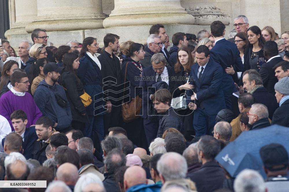 Funeral Service For Philippine - Versailles