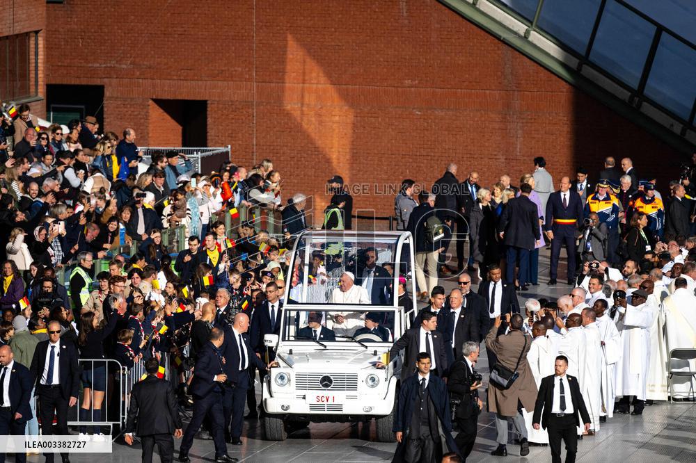 Pope Francis Leads Mass At King Baudouin Stadium - Brussels