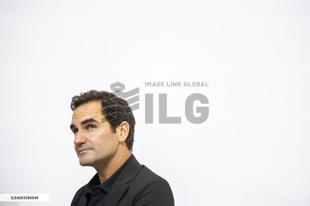 Roger Federer At UNIQLO Press Conference - Paris