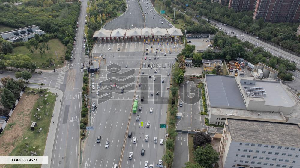 Congestion on The Xi 'an Section of the Baotou - Maoming Expressway in Xi 'an