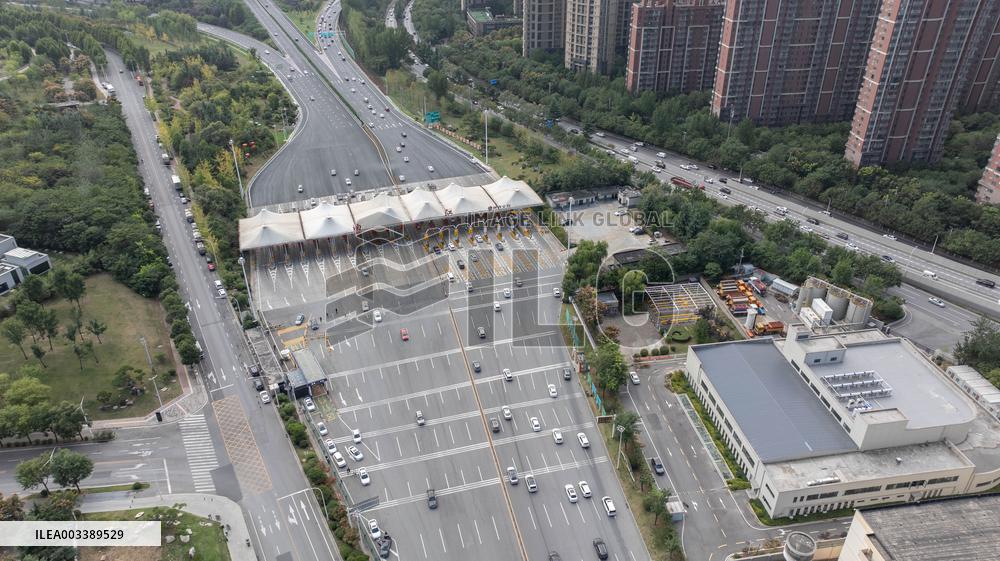 Congestion on The Xi 'an Section of the Baotou - Maoming Expressway in Xi 'an