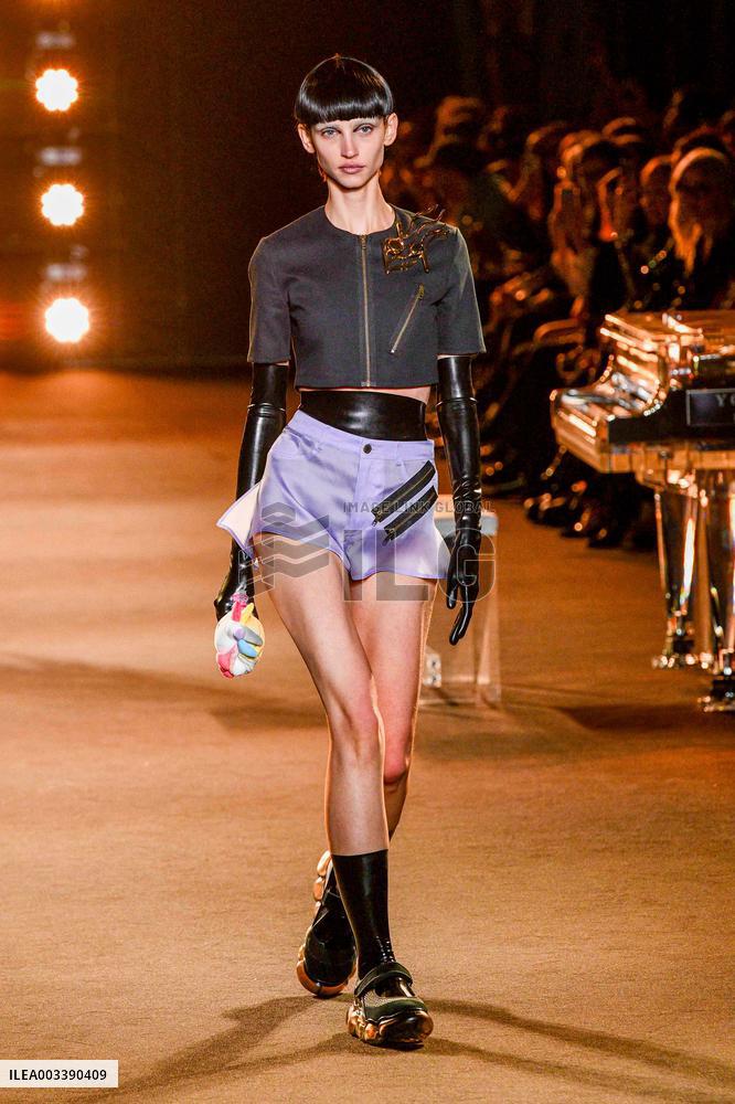 PFW - Maison Yoshiki Runway