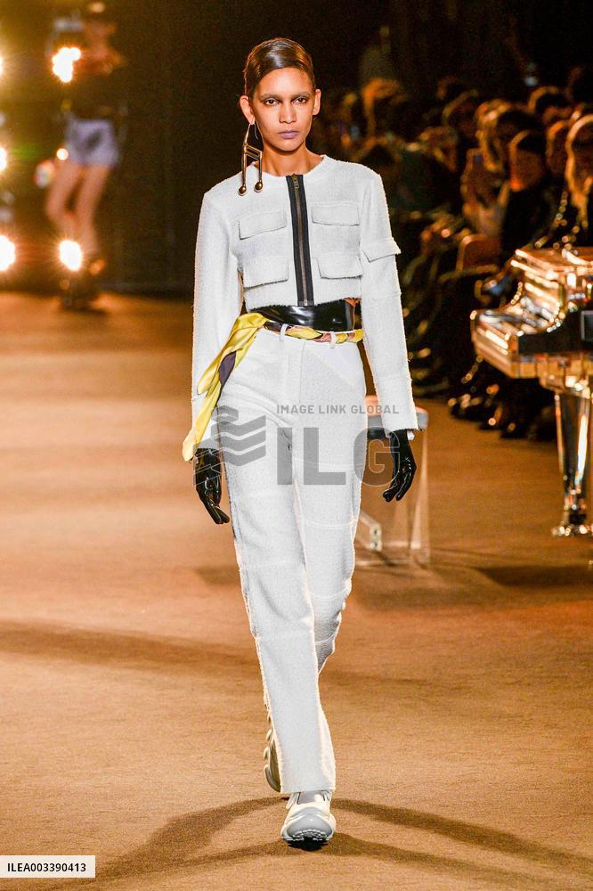 PFW - Maison Yoshiki Runway