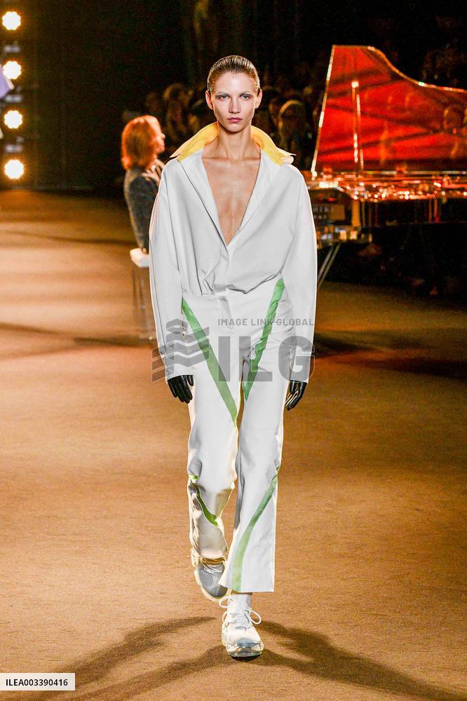 PFW - Maison Yoshiki Runway