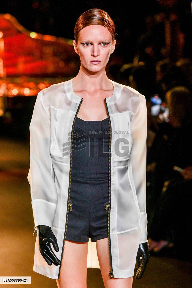 PFW - Maison Yoshiki Runway