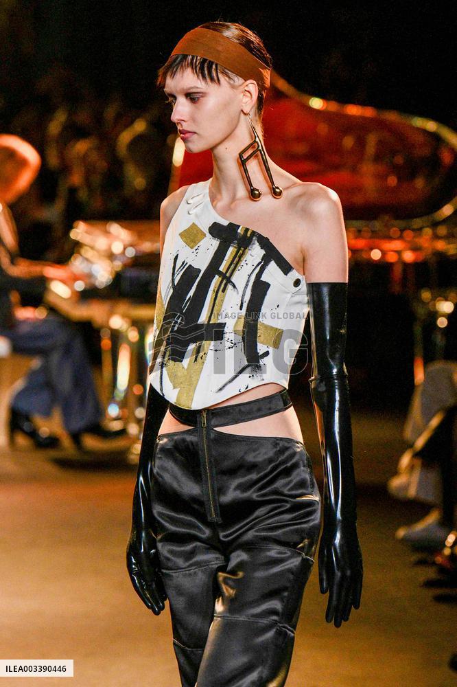 PFW - Maison Yoshiki Runway