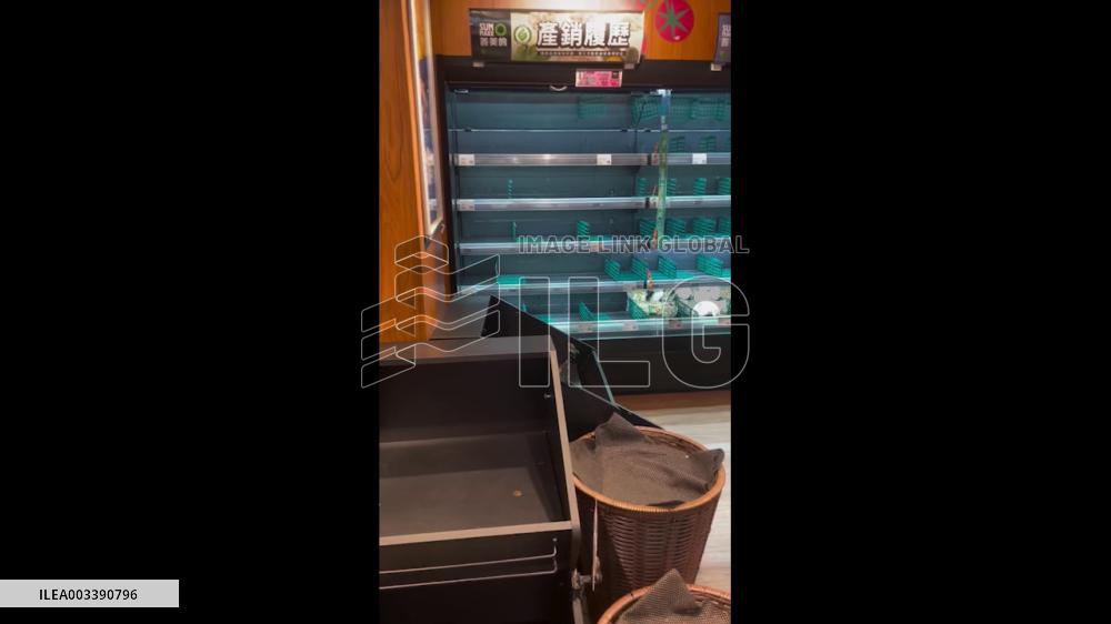 Taiwan: Shoppers Rush To Supermarkets Ahead Of Typhoon Krathon 2