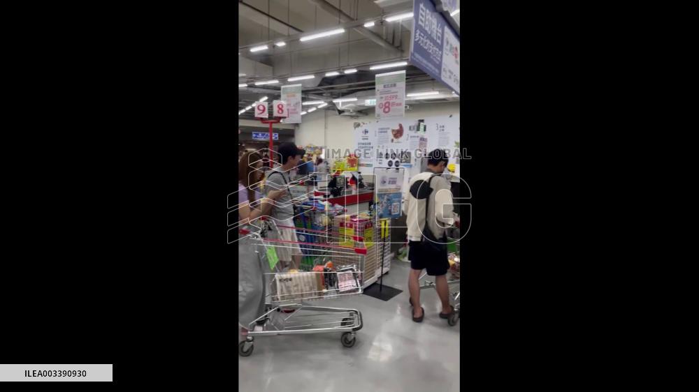 Taiwan: Shoppers Rush To Supermarkets Ahead Of Typhoon Krathon 3