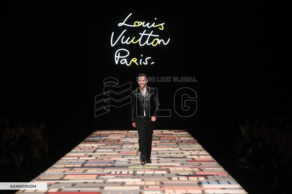 PFW - Louis Vuitton Runway