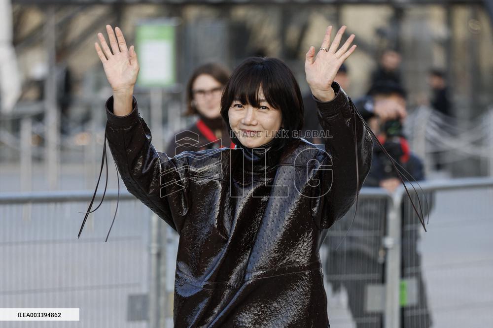 PFW - Louis Vuitton Arrivals