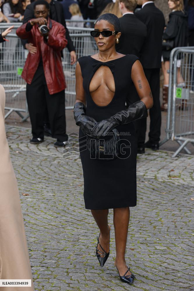 PFW - Miu Miu Arrivals