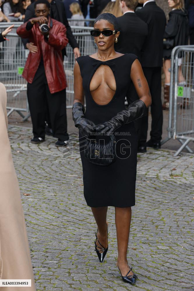 PFW - Miu Miu Arrivals