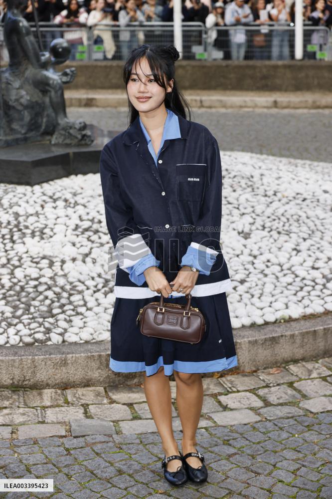 PFW - Miu Miu Arrivals